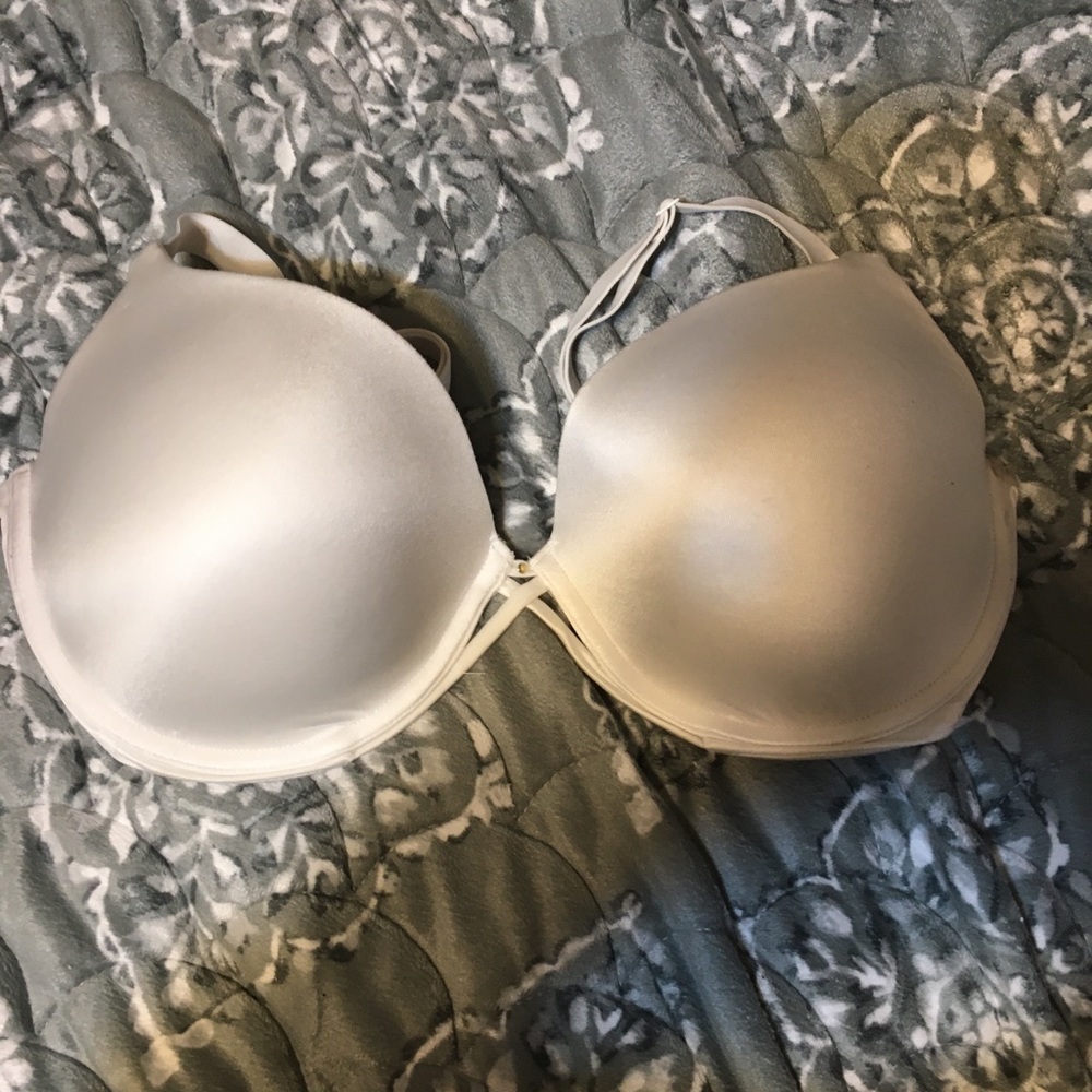 Maidenform white bra